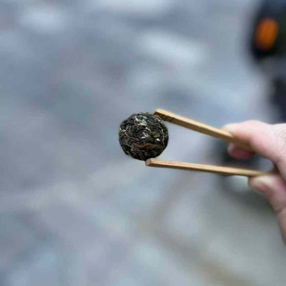 Fenghuangwo Dragon Pearl Sheng Puerh Tea - 8g per Pearl