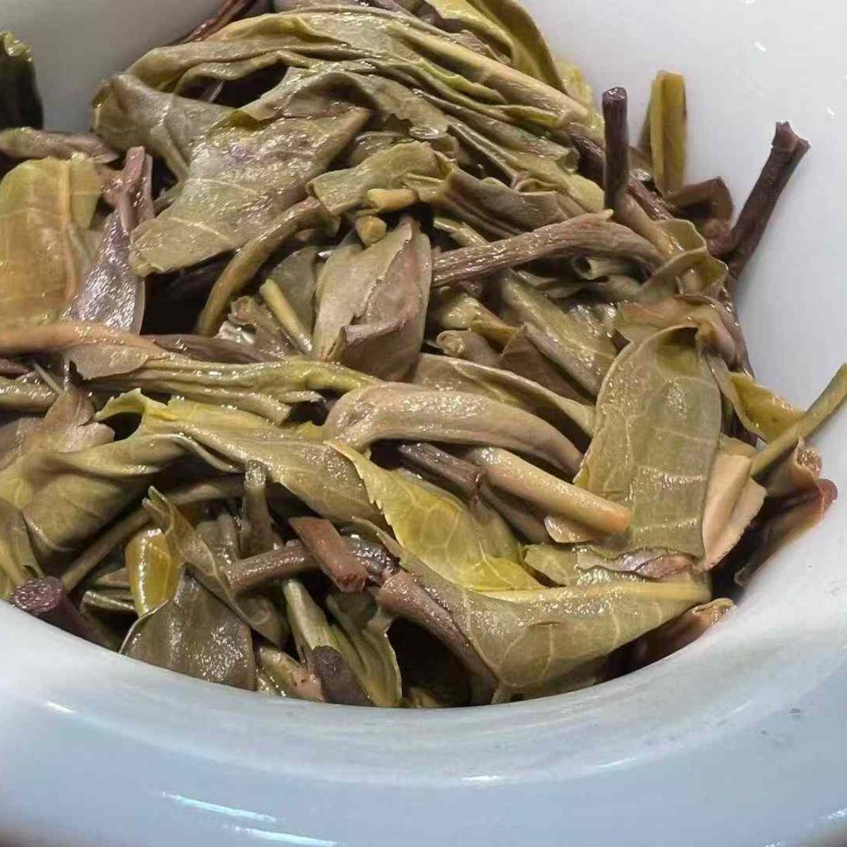 Fenghuangwo Dragon Pearl Sheng Puerh Tea - 8g per Pearl