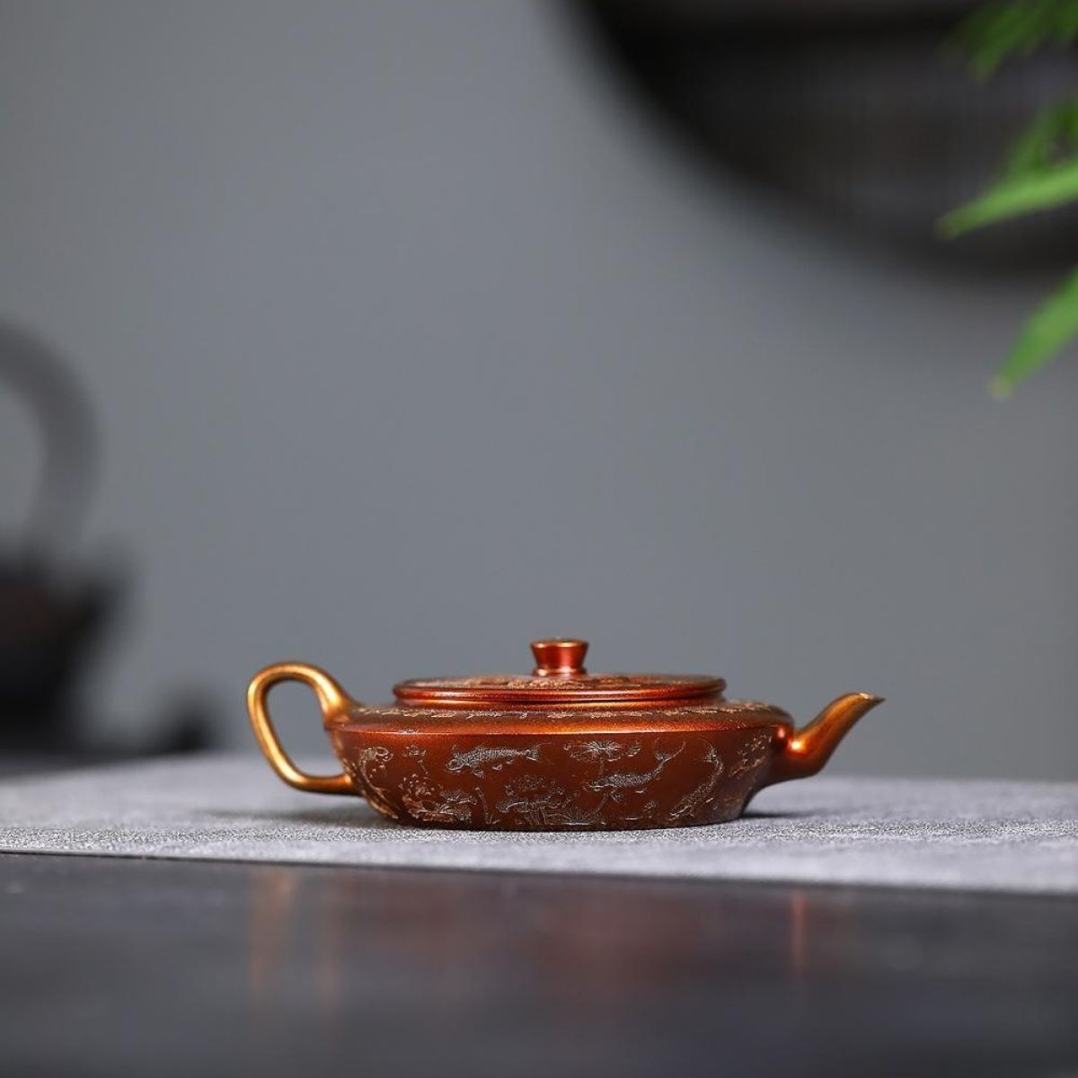 Golden Scale Flat Boat Yixing Teapot - Shell-Fired Stone Yellow Clay 190ml