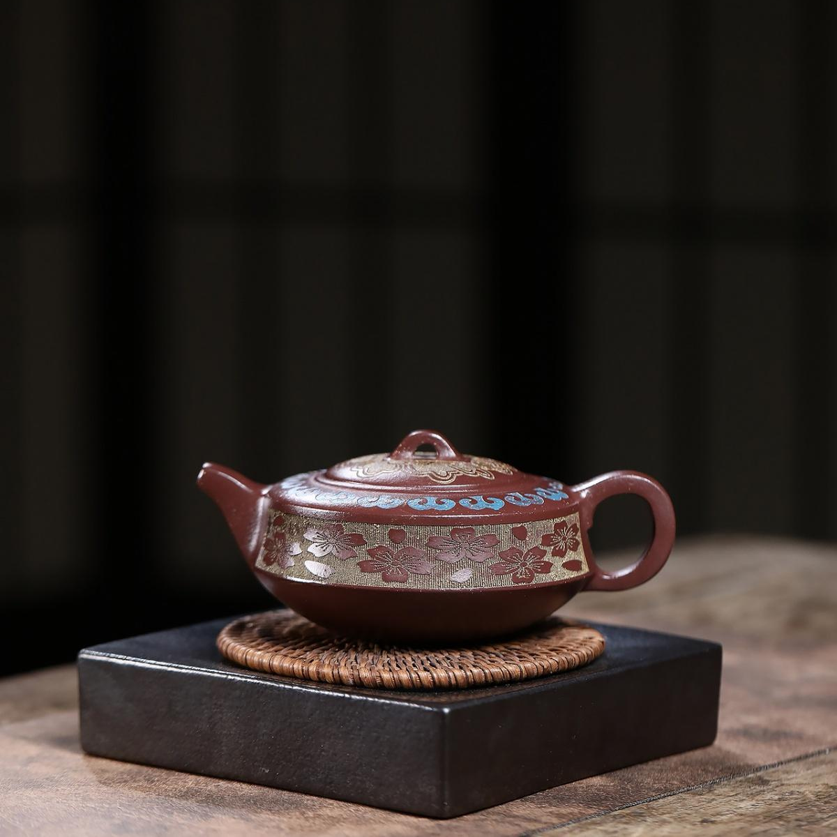 Fan Hua Color-Changing Yixing Zisha Teapot – Iron Red Clay (290ml)