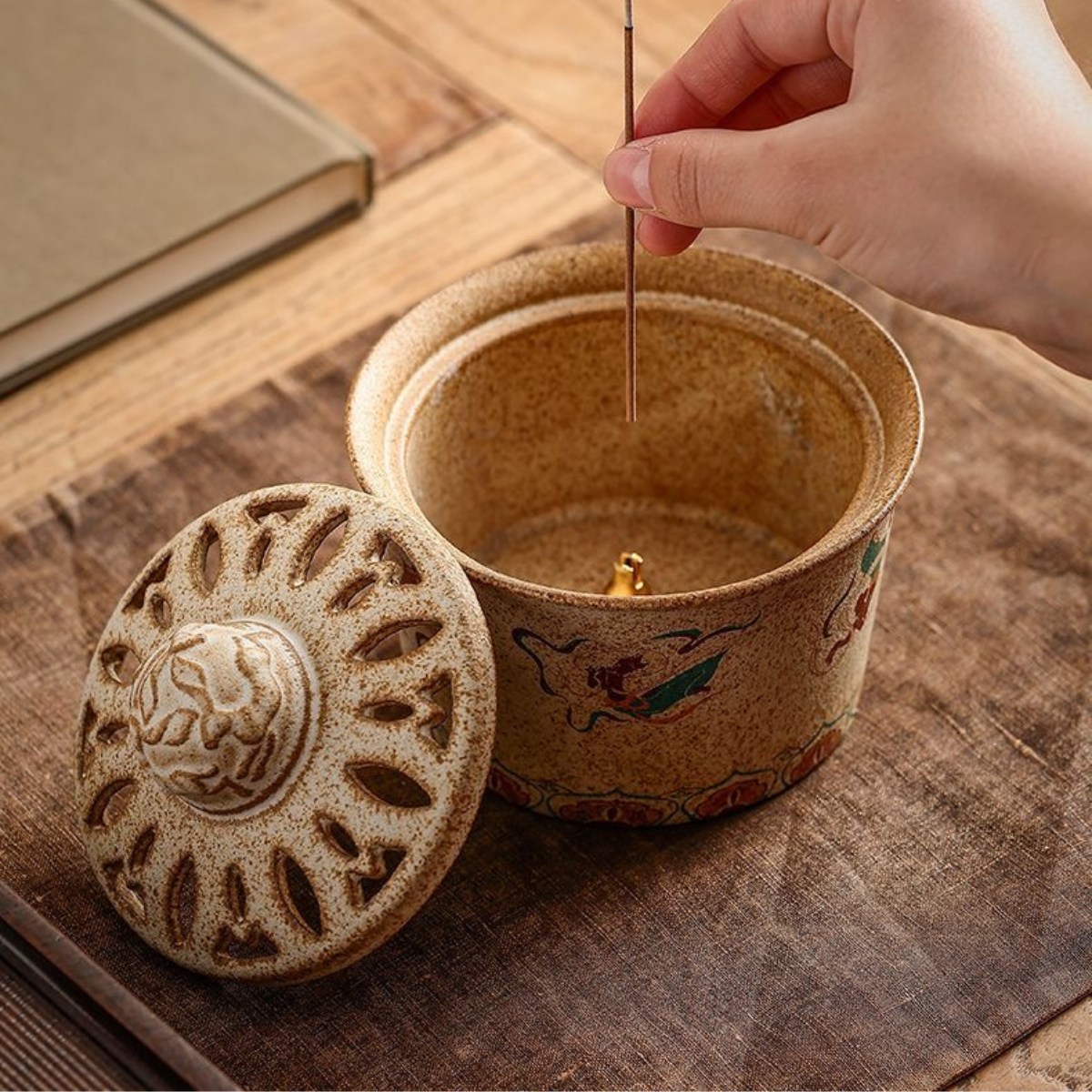 Dunhuang Ceramic Incense Holder Set – Elegant Tea Ceremony Companion
