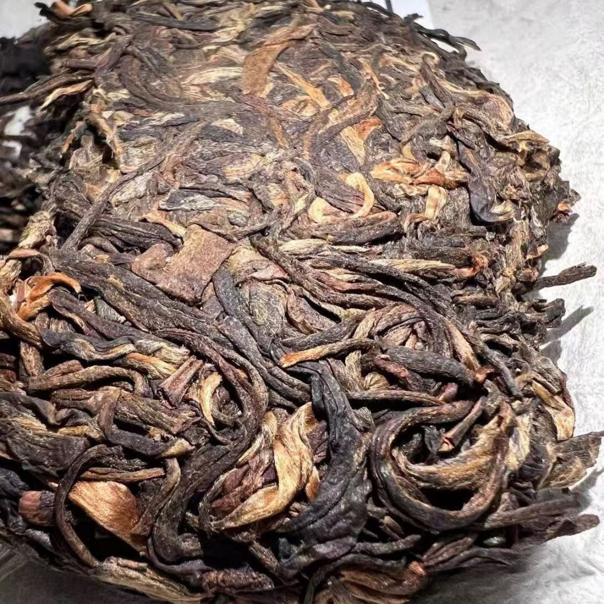 Bangdong Ancient Tree Raw Pu-erh Cake 2013 - Handmade Sun-Dried 11-Year Aged