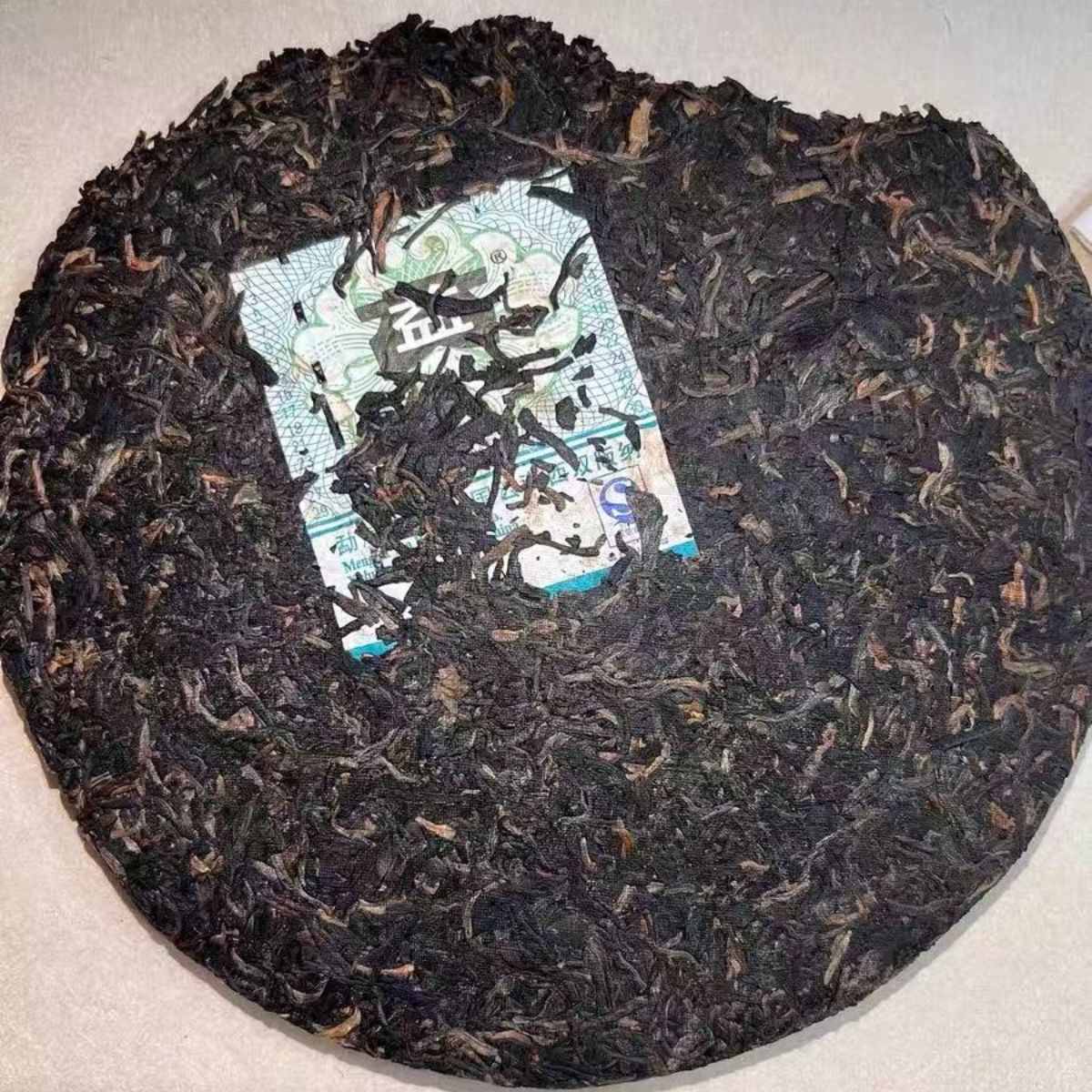 2008 Dayi First Batch "7532" Raw Pu-erh Cake (357g)