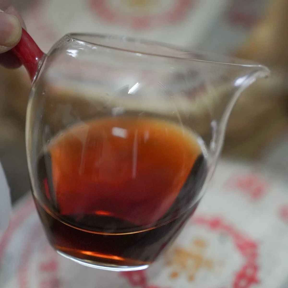 2001 Menghai “Yellow Label” Aged Pu-erh Ripe Tea Cake – Camphor Aroma, Smooth & Rich Finish (357g)
