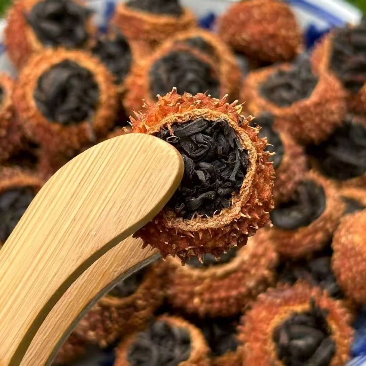 Rosehip Black Tea Premium 2025 - Yunnan Ancient Tree with Wild Rosehip Fruit