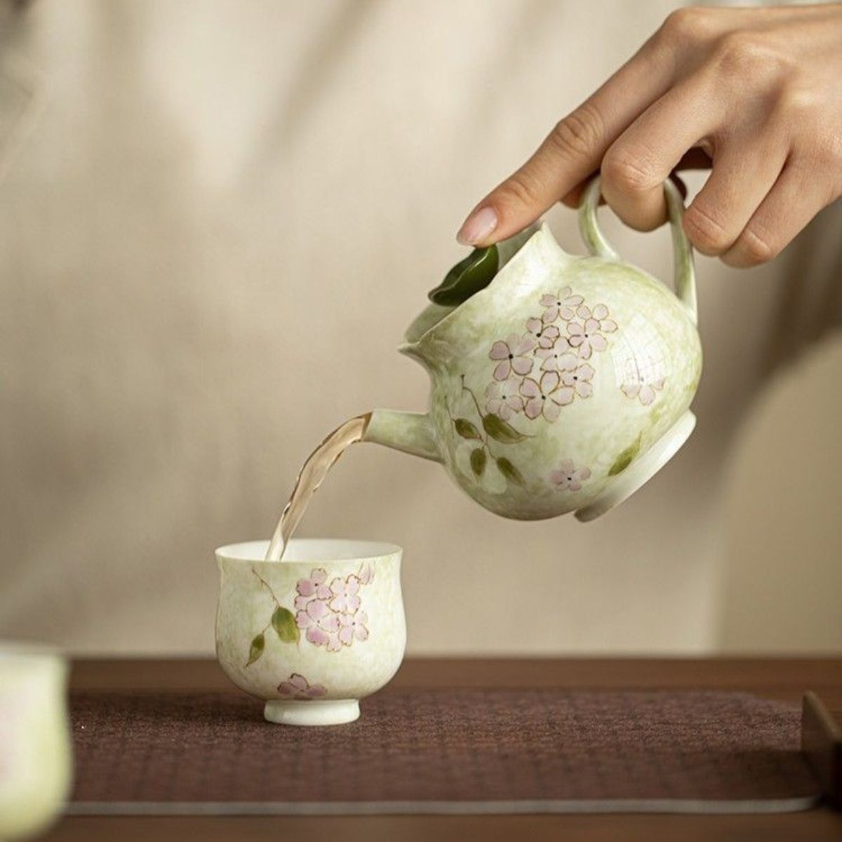 Hydrangea Bloom Ceramic Tea Set – 1 Teapot & 2 Cups
