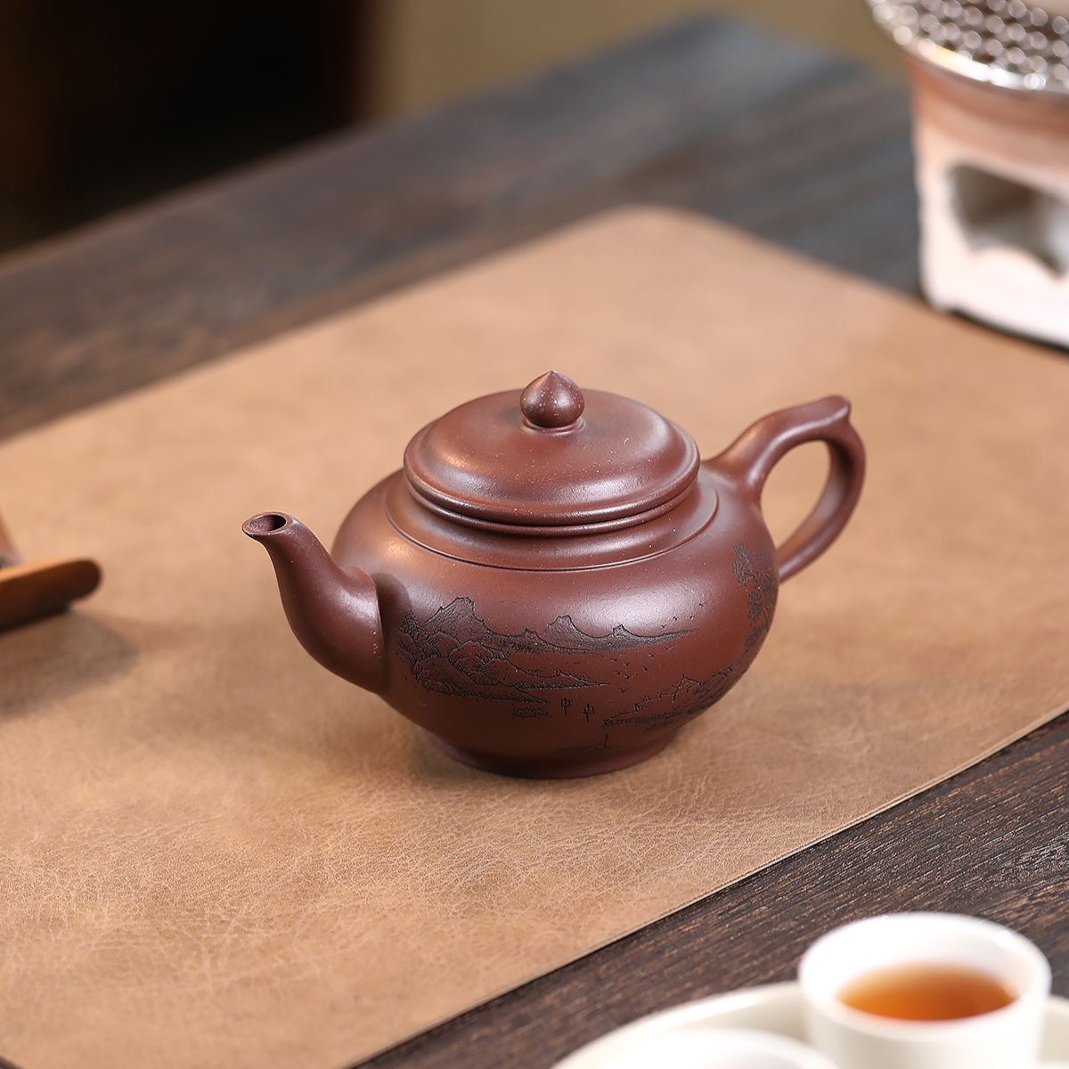 Shanshui Xiaoying Yixing Teapot — Handcrafted Dicaoqing Purple Clay, 340ml