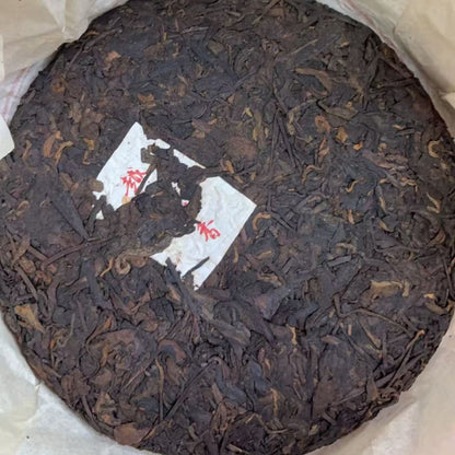2013 Jingmai Mountain Ancient Tree Ripe Pu‑erh – 357g 10‑Year Dry Storage · Camphor Aroma · Smooth & Sweet