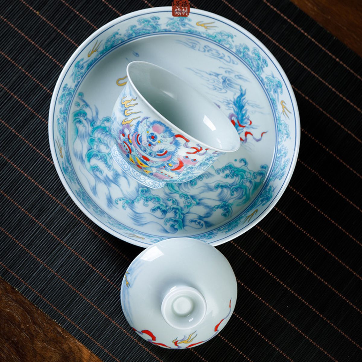 Jingdezhen Doucai Awakening Lion Gongfu Tea Set – 5-Piece Gift Box | Qicheng Tang