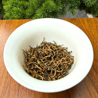 Yi Pin Jin Ya | Wuyi Single Bud Black Tea — First Flush Gold Tip, Honey Aroma & Silky Sweet Liquor