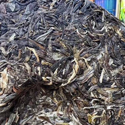2022 Baihuatan Raw Pu‑erh Cake – 357g, Sweet & Silky Wild Floral