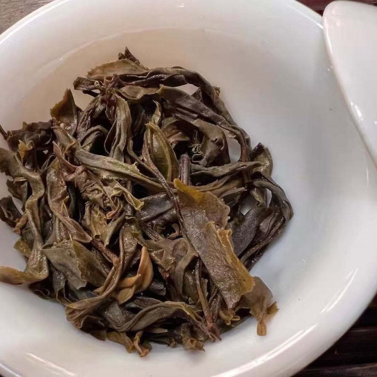 Bangdong Ancient Tree Raw Pu-erh Cake 2013 - Handmade Sun-Dried 11-Year Aged
