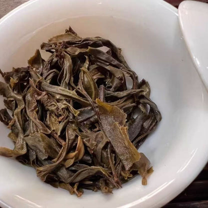 Bangdong Ancient Tree Raw Pu-erh Cake 2013 - Handmade Sun-Dried 11-Year Aged