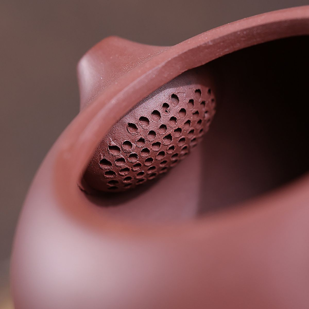 Flat Xishi Yixing Teapot — Handcrafted Zini Purple Clay, 220ml