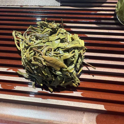 2017 Hekai Manmai Raw Pu-erh357g – Ancient Tree Sweetness with Vibrant Energy
