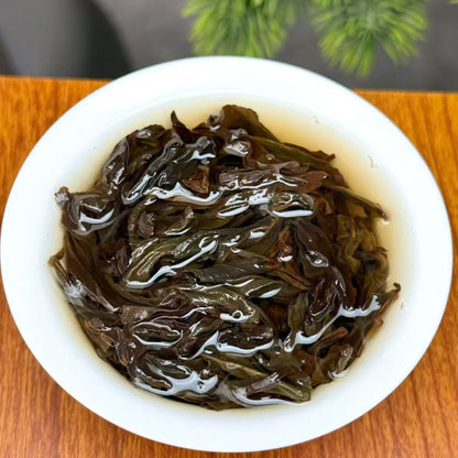 Yu Long Gu Rougui | Wuyi Valley Half-Rock Oolong — Fruity, Camphor & Effortlessly Drinkable
