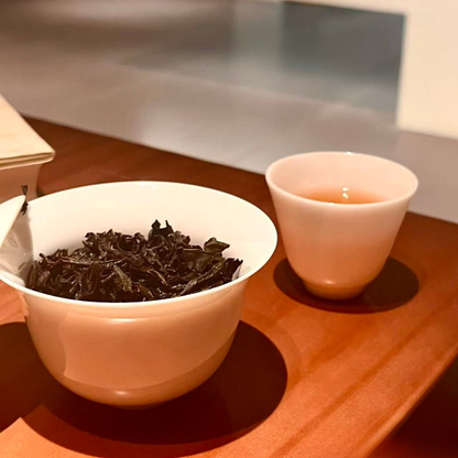 Wuyi Da Hong Pao Rock Oolong Tea – Premium Gift Box (8g × 12 Sachets)