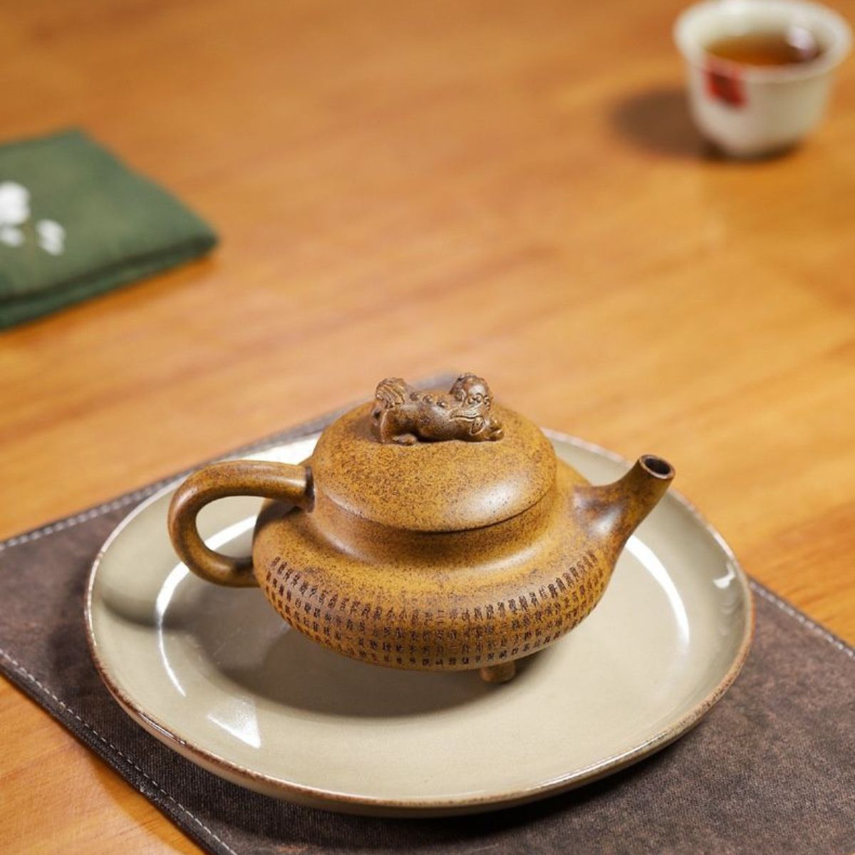 San Zu Yi Quan Yixing Teapot | High-Fire Longgu Jinsha Zisha Clay | Three-Legged 260ml