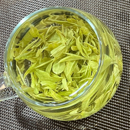 Premium Anji Milk White Tea – Rare White Leaf Green Tea with Milky Sweetness