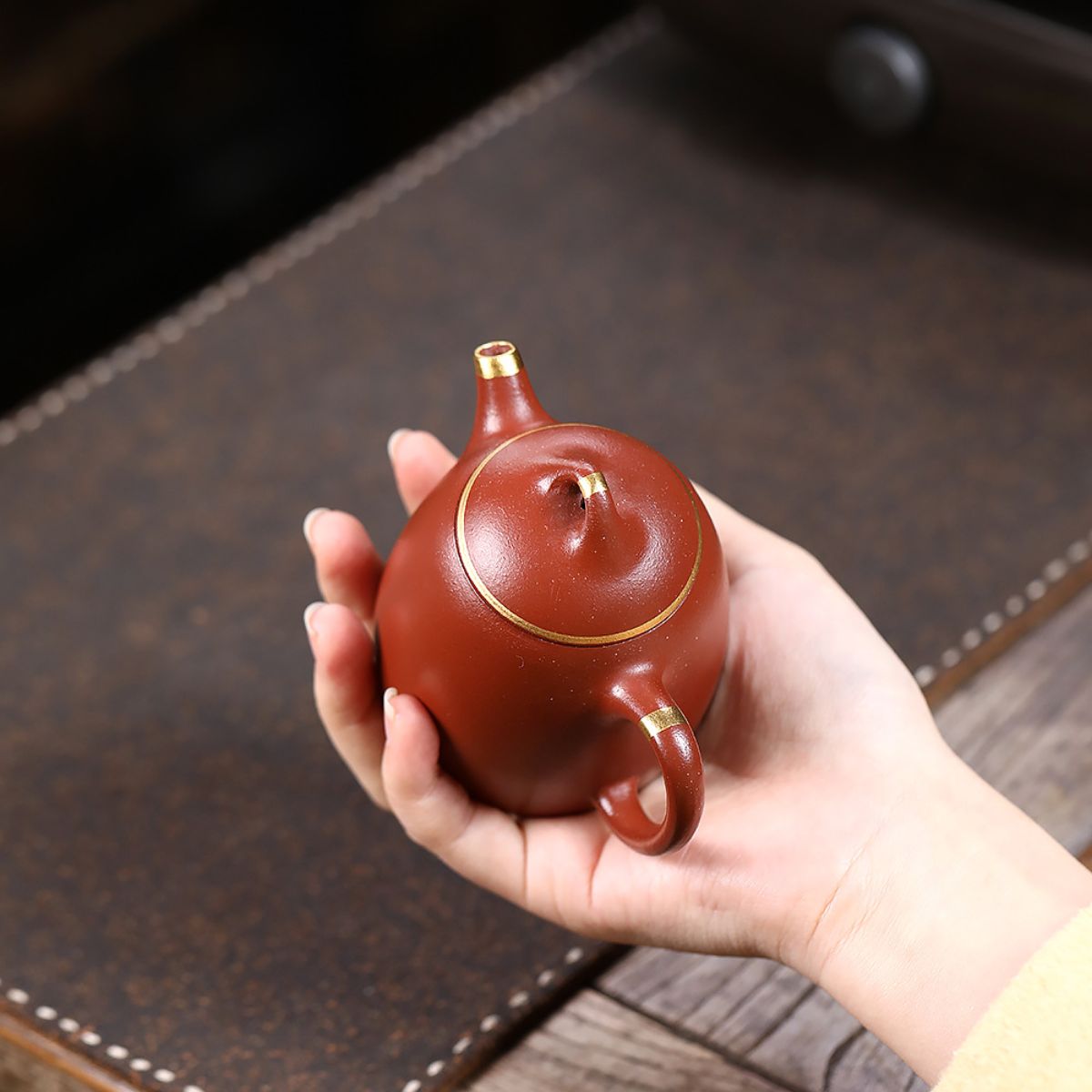 Gold-Accented Qin Quan Zisha Teapot – Da Hong Pao Clay, 170 ml