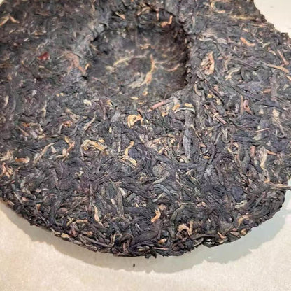 2008 Dayi First Batch "7532" Raw Pu-erh Cake (357g)