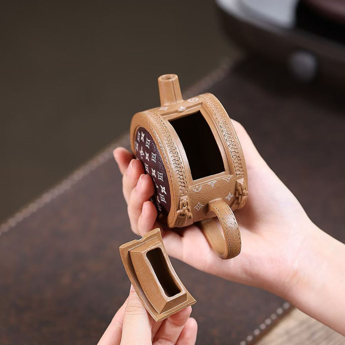 Yixing Zisha Teapot – Duan Ni Clay Handcrafted Luxury Gift Set