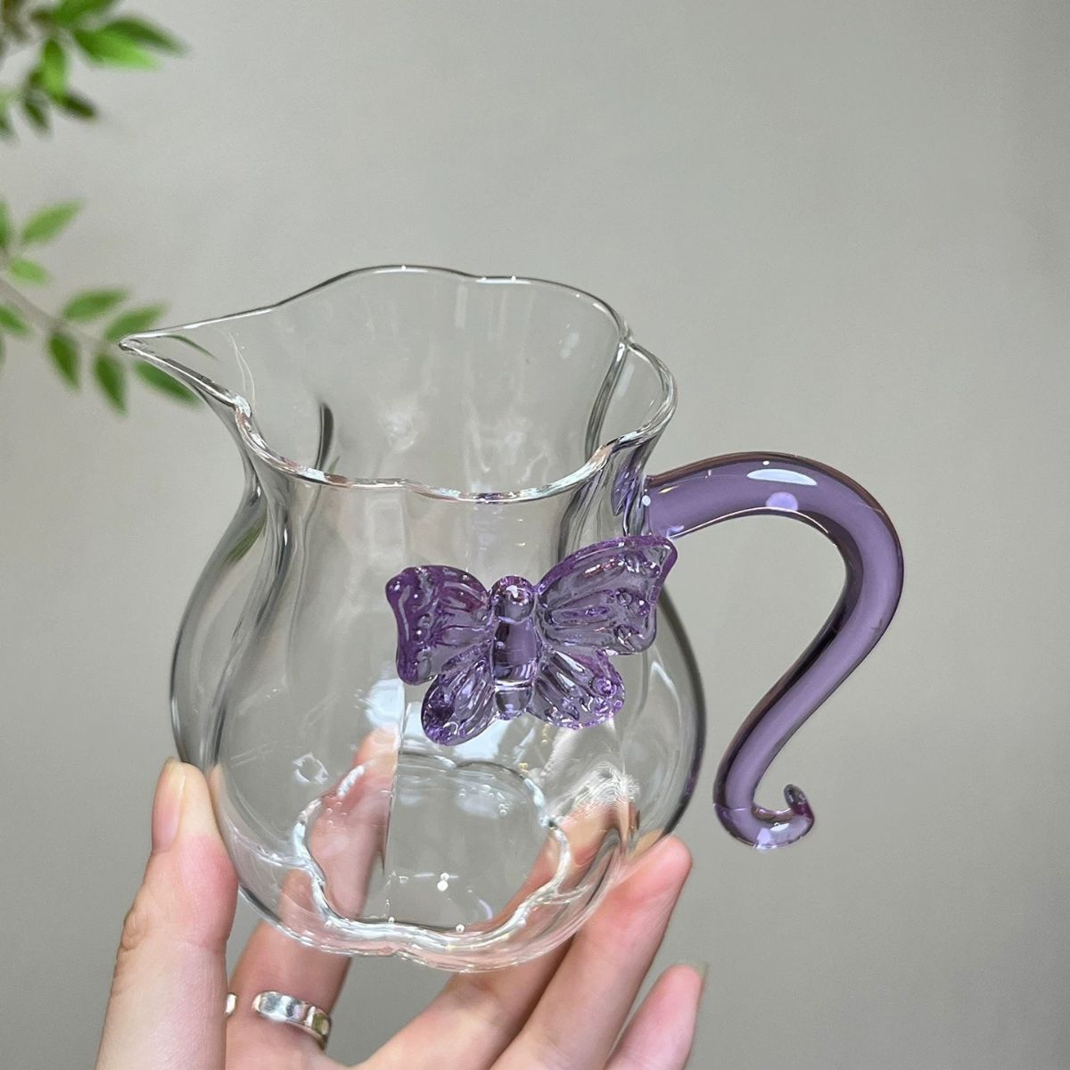 Purple Butterfly Glass Tea Pitcher – 280ml | Heat-Resistant Gongfu Tea Fairness Cup