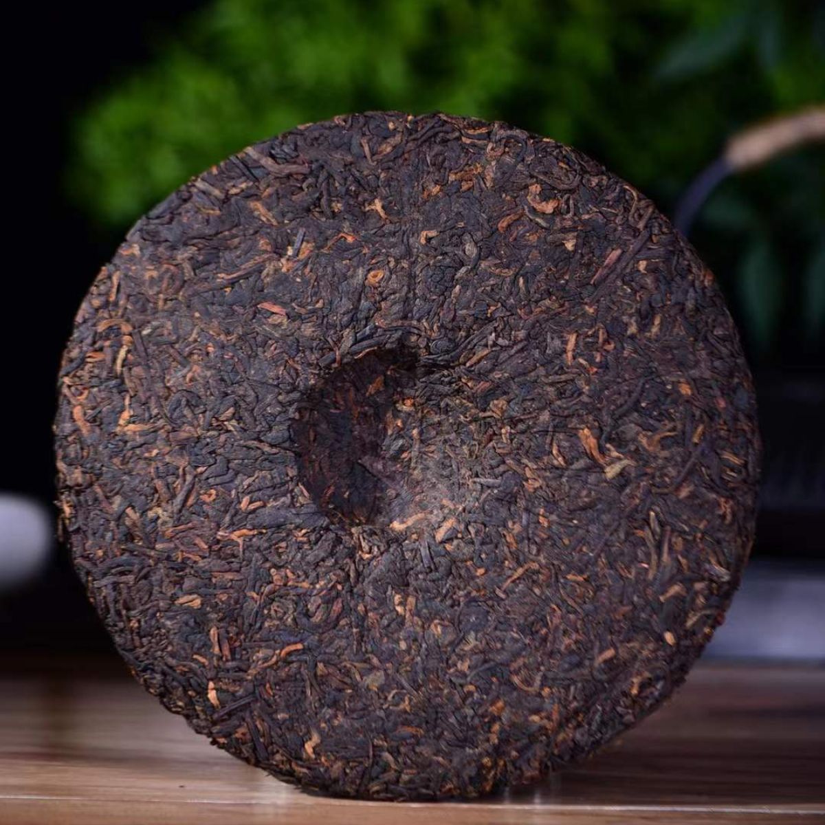 2022 Huazhu Liangzi Ripe Pu‑erh Cake – 357g, Smooth & Sweet