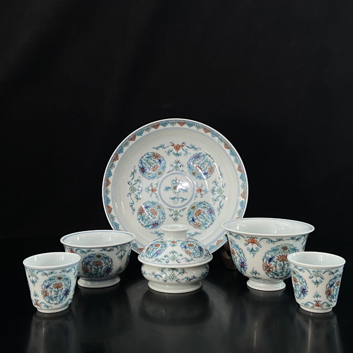 Jingdezhen Handcrafted Doucai Twining Daisy Gongfu Tea Set – Vintage Chinese Style | 6-Piece Gift Box