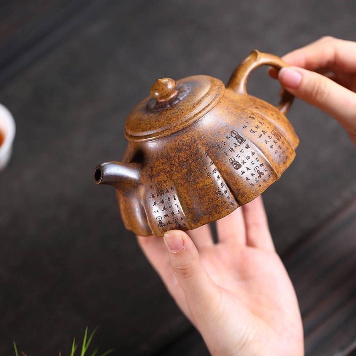 Ribbed Ethereal Grace Yixing Teapot - High-Temp Duanni Clay 280ml