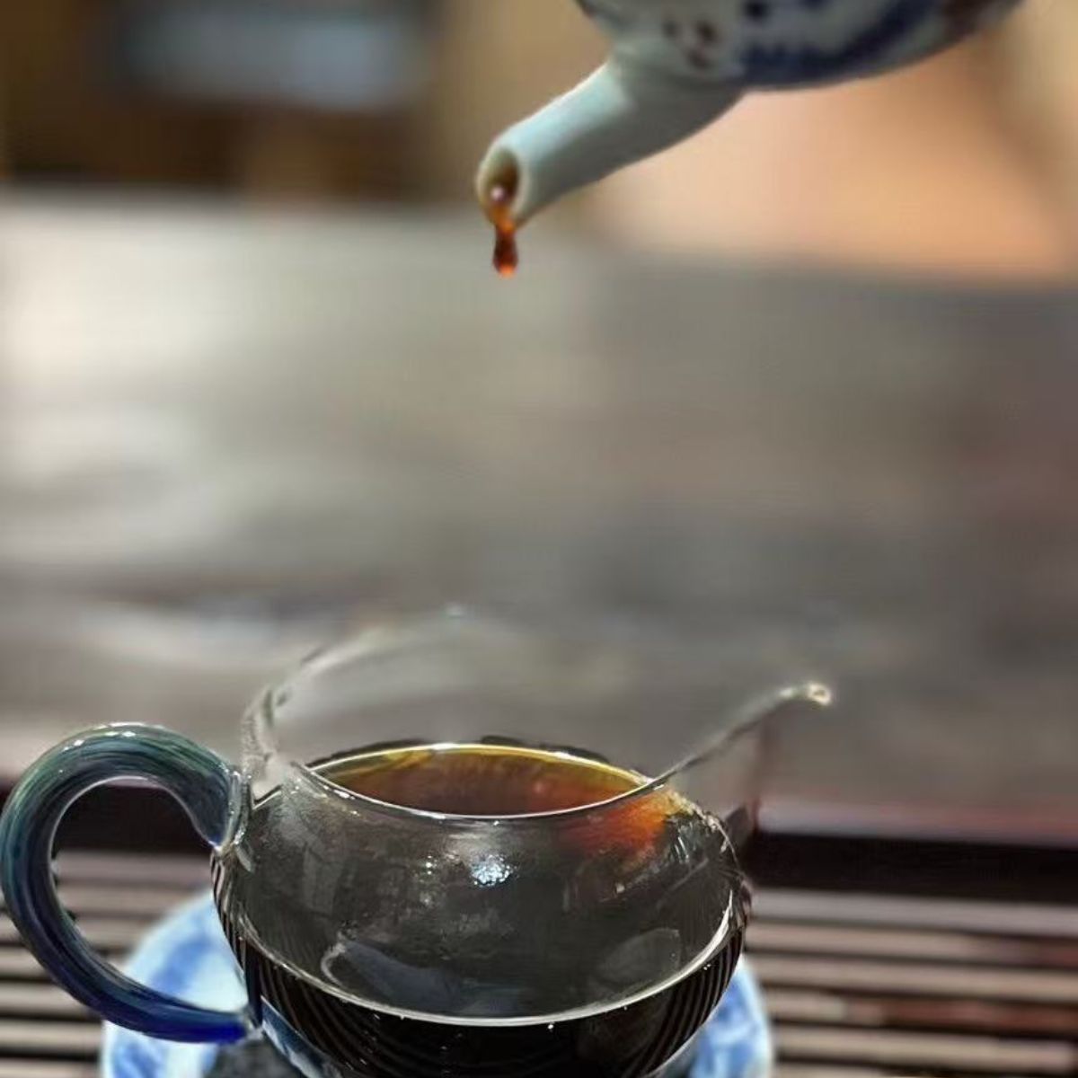 2005 Dayi "Imperial Palace" Ripe Pu-erh Cake (250g)