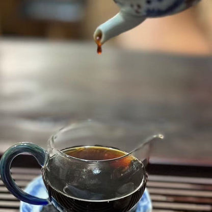 2005 Dayi "Imperial Palace" Ripe Pu-erh Cake (250g)