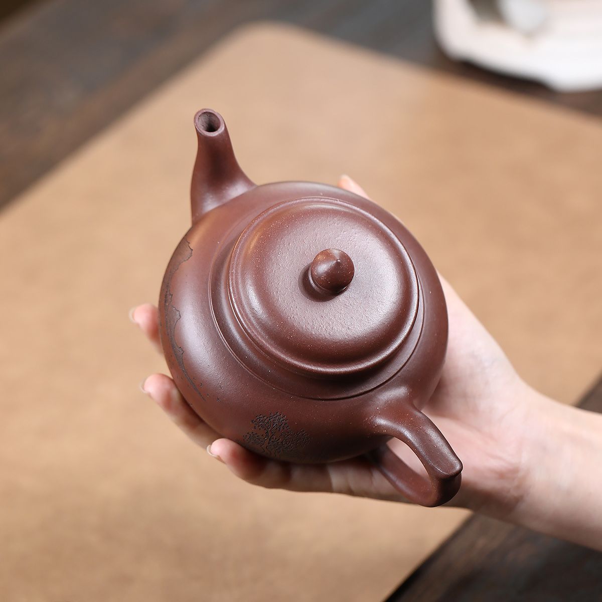 Shanshui Xiaoying Yixing Teapot — Handcrafted Dicaoqing Purple Clay, 340ml
