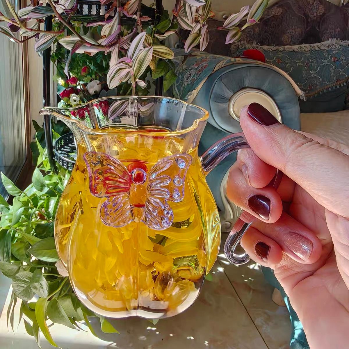 Purple Butterfly Glass Tea Pitcher – 280ml | Heat-Resistant Gongfu Tea Fairness Cup