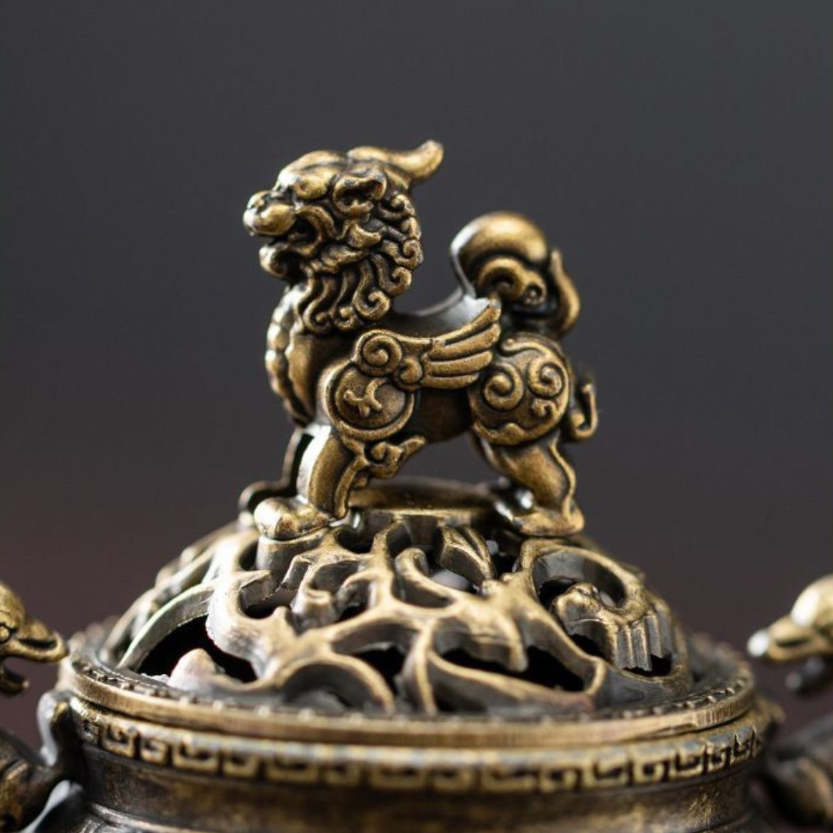 Qilin Three-Legged Incense Burner Gift Set – Chinese Cloud Disc Incense Censer with 3 Blends | 126 Discs Total