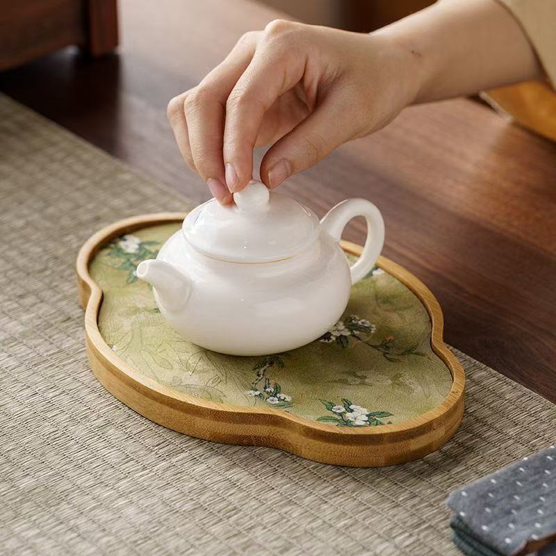 Bamboo Dry Brewing Tea Tray with Embroidered Cloth – 3 Shapes (Gourd / Begonia / Cloud)