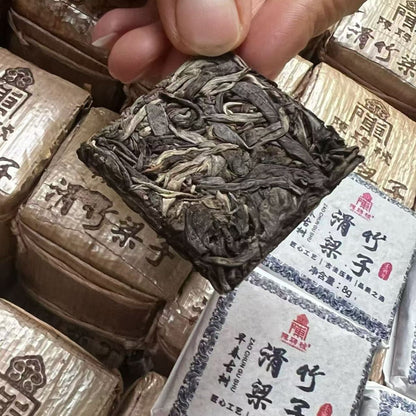 Huazhuliangzi Mini Square Sheng Puerh 2022 - 8g per Piece, 7 Pieces per Pack