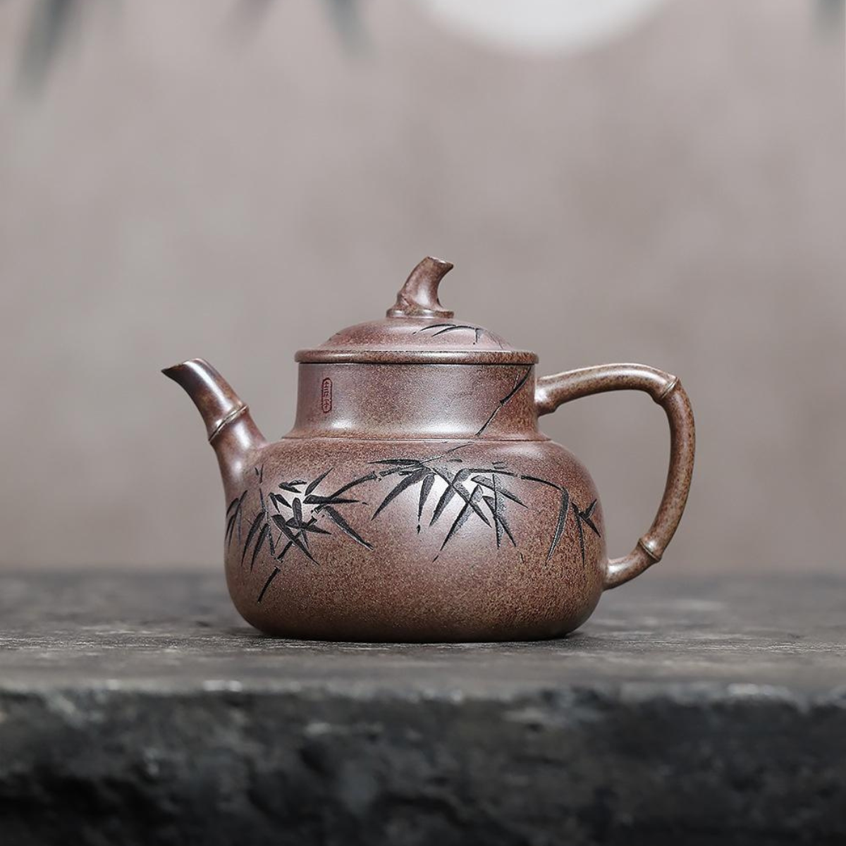 Zhu Ying Bao Yue Yixing Teapot | Raw Yan Zhi Duan Ni Rouge Clay | Handcrafted 270ml