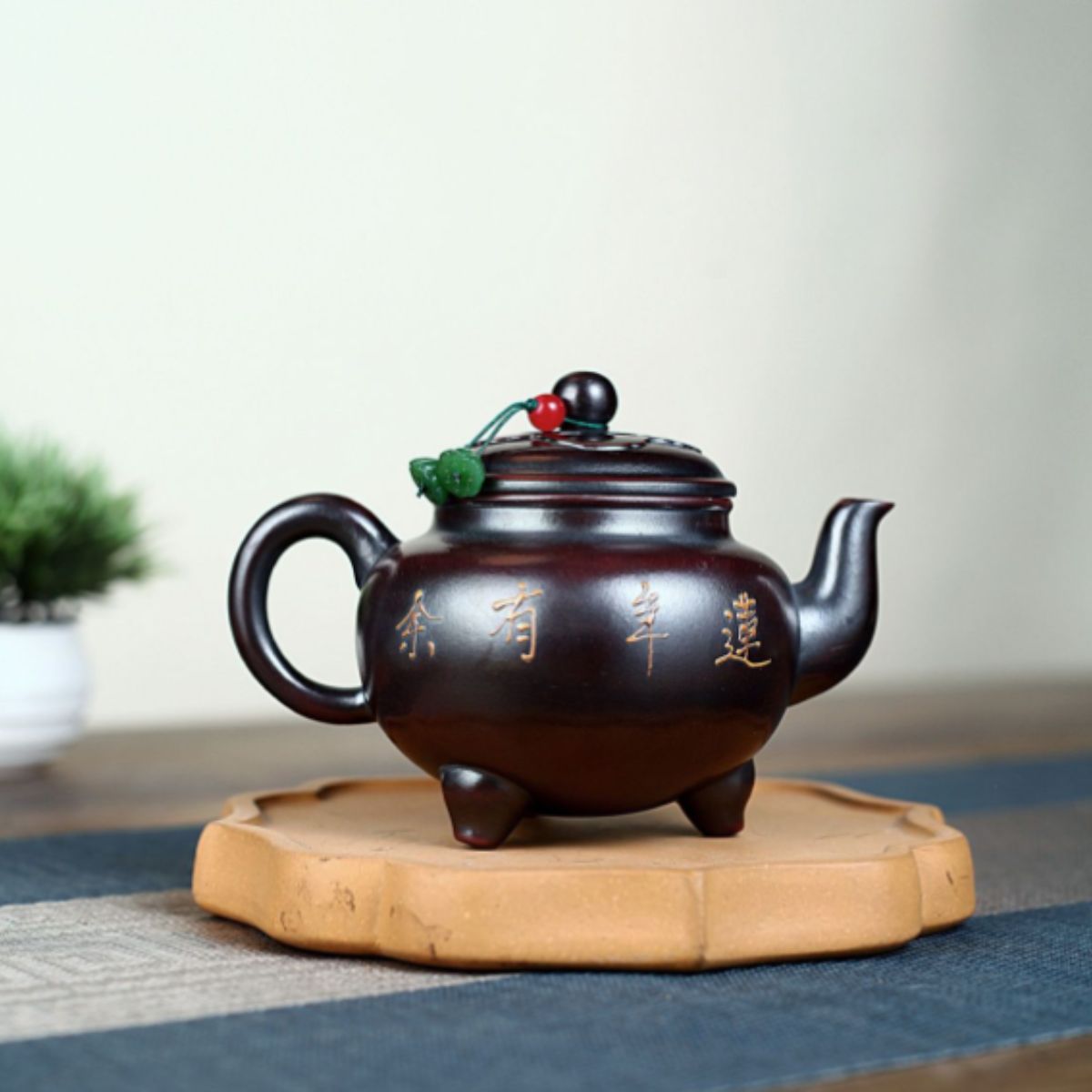 Lian Nian You Yu Yixing Teapot | Authentic Raw Gu Hong Ni Red Clay | Handcrafted 260ml