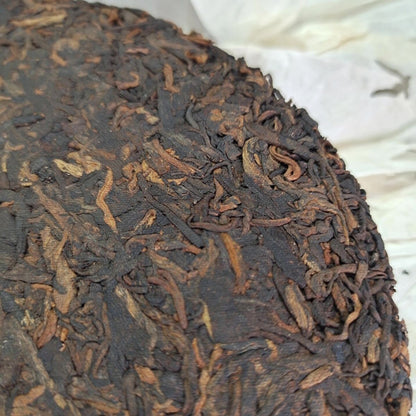 2007 Langhe Ripe Pu-erh | Collector's Edition — 18 Years Aged, Menghai Origin, Ruby Liquor & Camphor Aroma