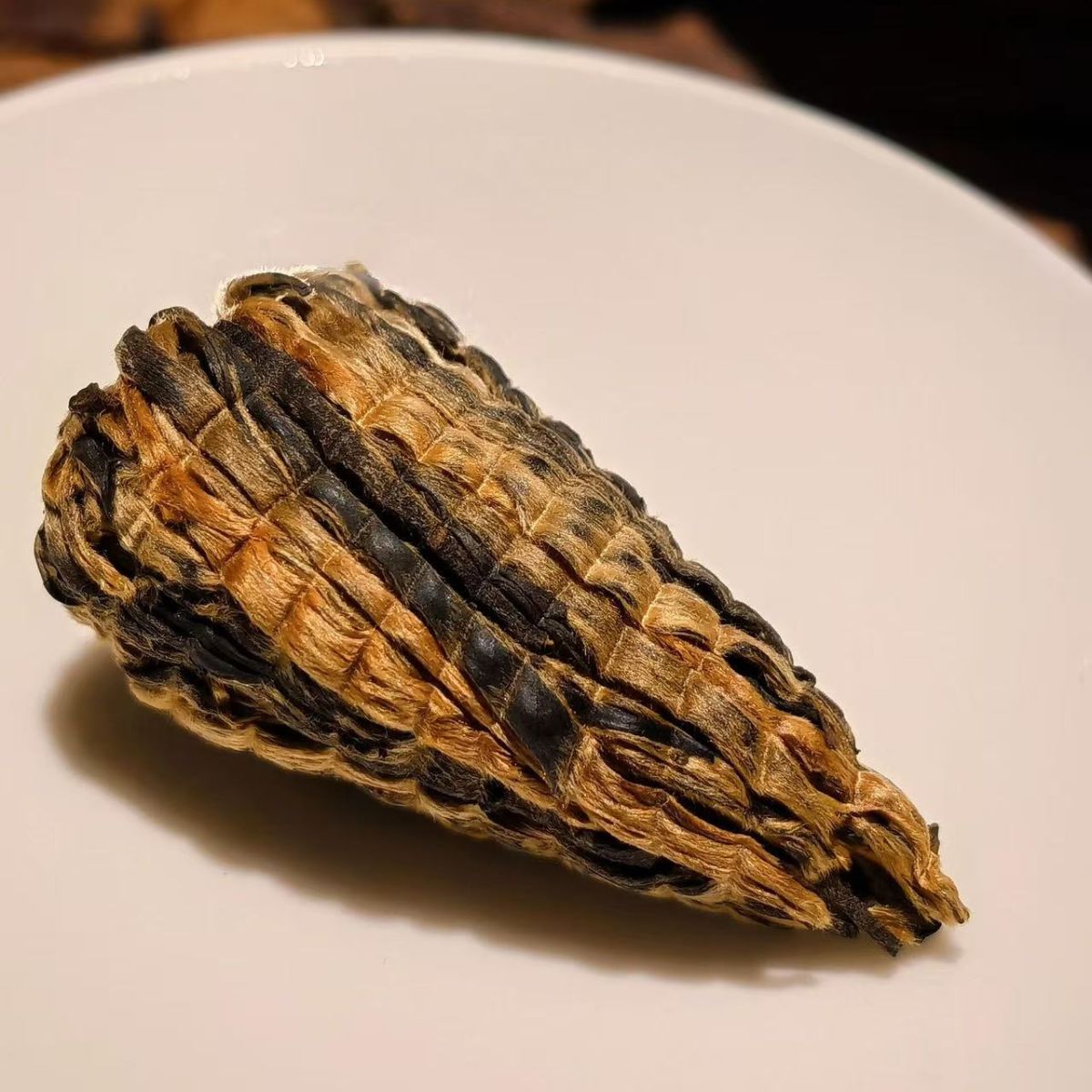 Yunnan Fengqing Black Tea Pagoda Premium 2025 - Hand-Woven Blooming Tea