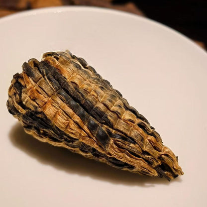 Yunnan Fengqing Black Tea Pagoda Premium 2025 - Hand-Woven Blooming Tea