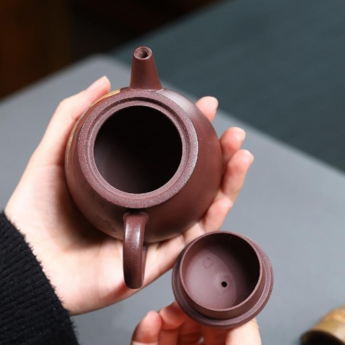 Yixing Purple Clay Teapot "Landscape Gao Pan" 220ml - Handmade Zisha Gongfu Tea Pot