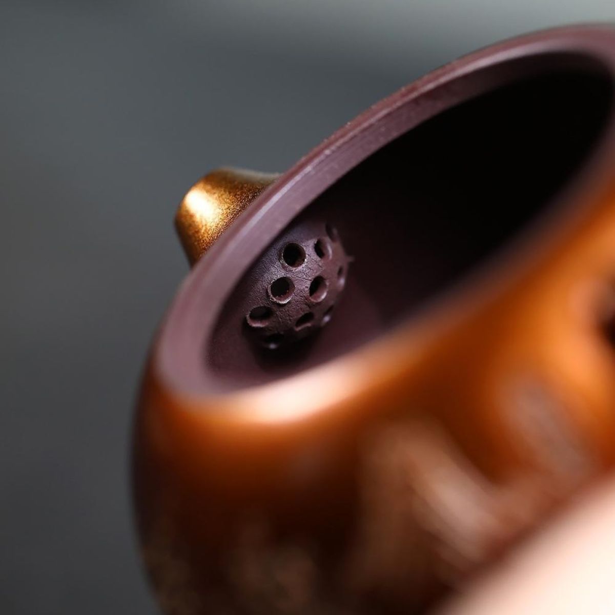 Golden Sand Elegant Scenery Xishi Teapot - Shell-Fired Stone Red Clay 320ml