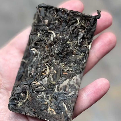 Bu Lai Sheng Puerh Tea - 120g Bulang Mountain Old Tree