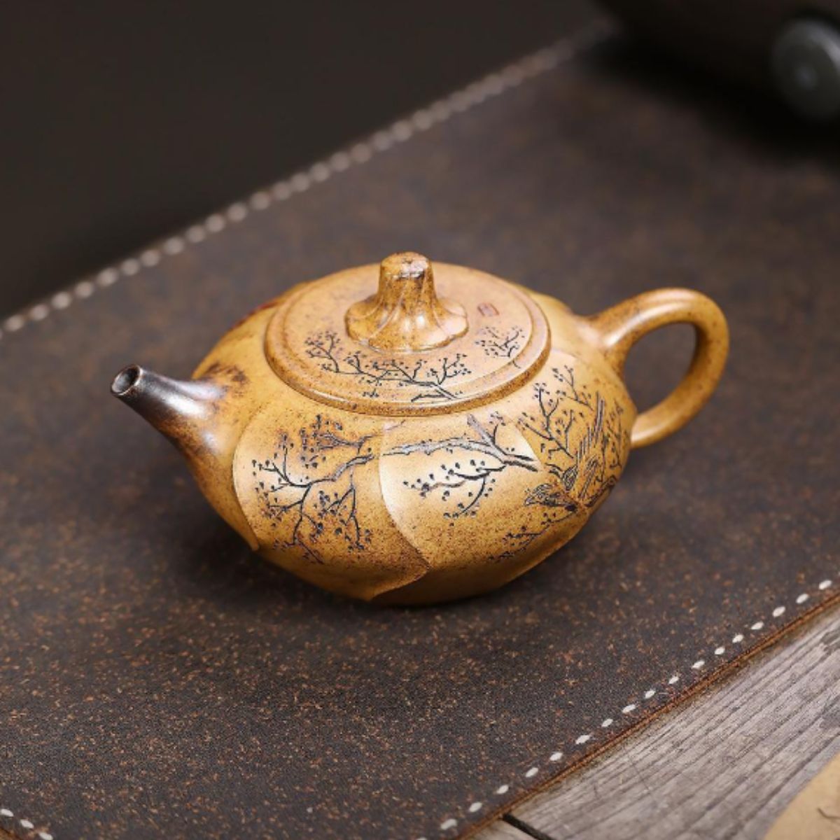 Yixing Wood-Fired Purple Clay Teapot "Joy on the Branch" 300ml - Handmade Duan Ni Zisha