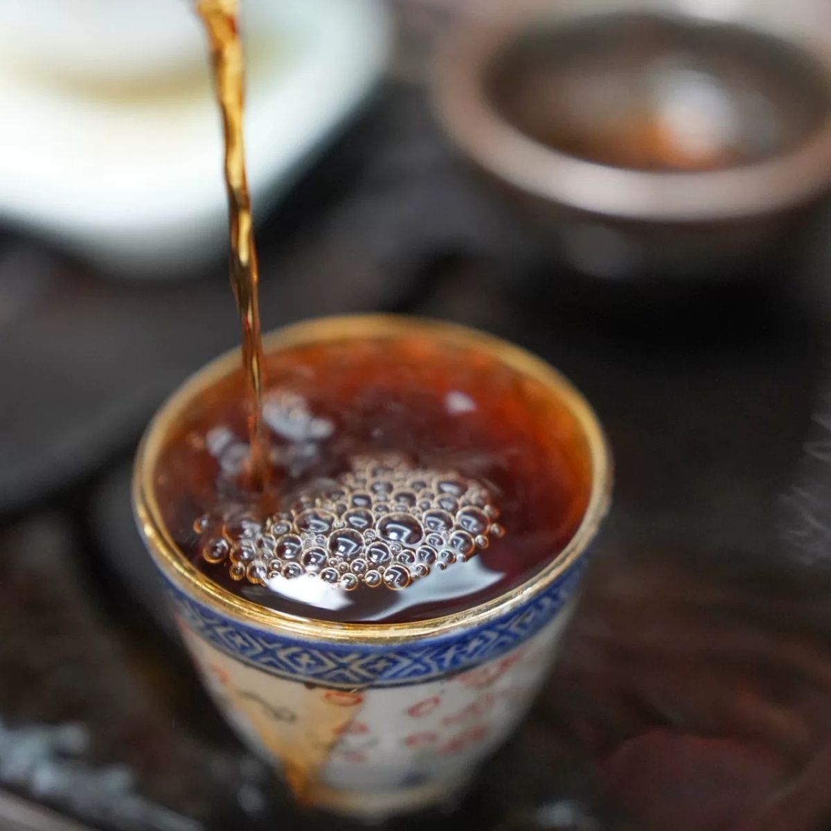 1990s Aged Hong Kong Stored Pu-erh Ripe Tea Cake – Deep Camphor Aroma, Smooth & Rich Finish (357g)