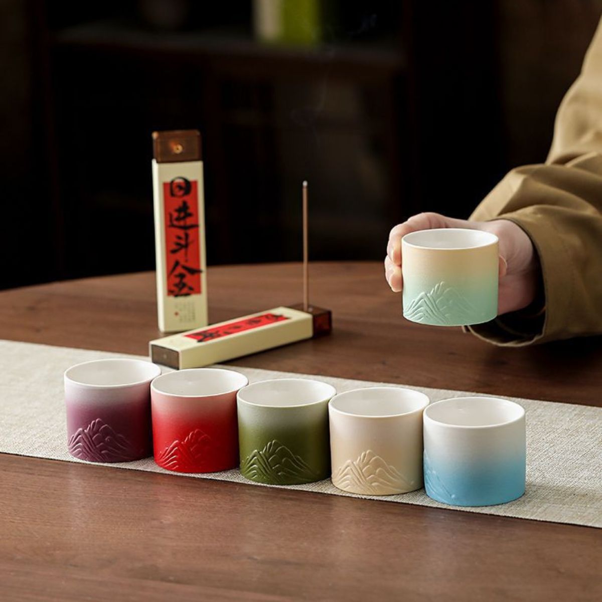 Qing Qiu Ling Glaze Master Cup Luxury Gift Set – 6 Ceramic Tea Cups & 2 Incense Boxes | Premium Gift Box