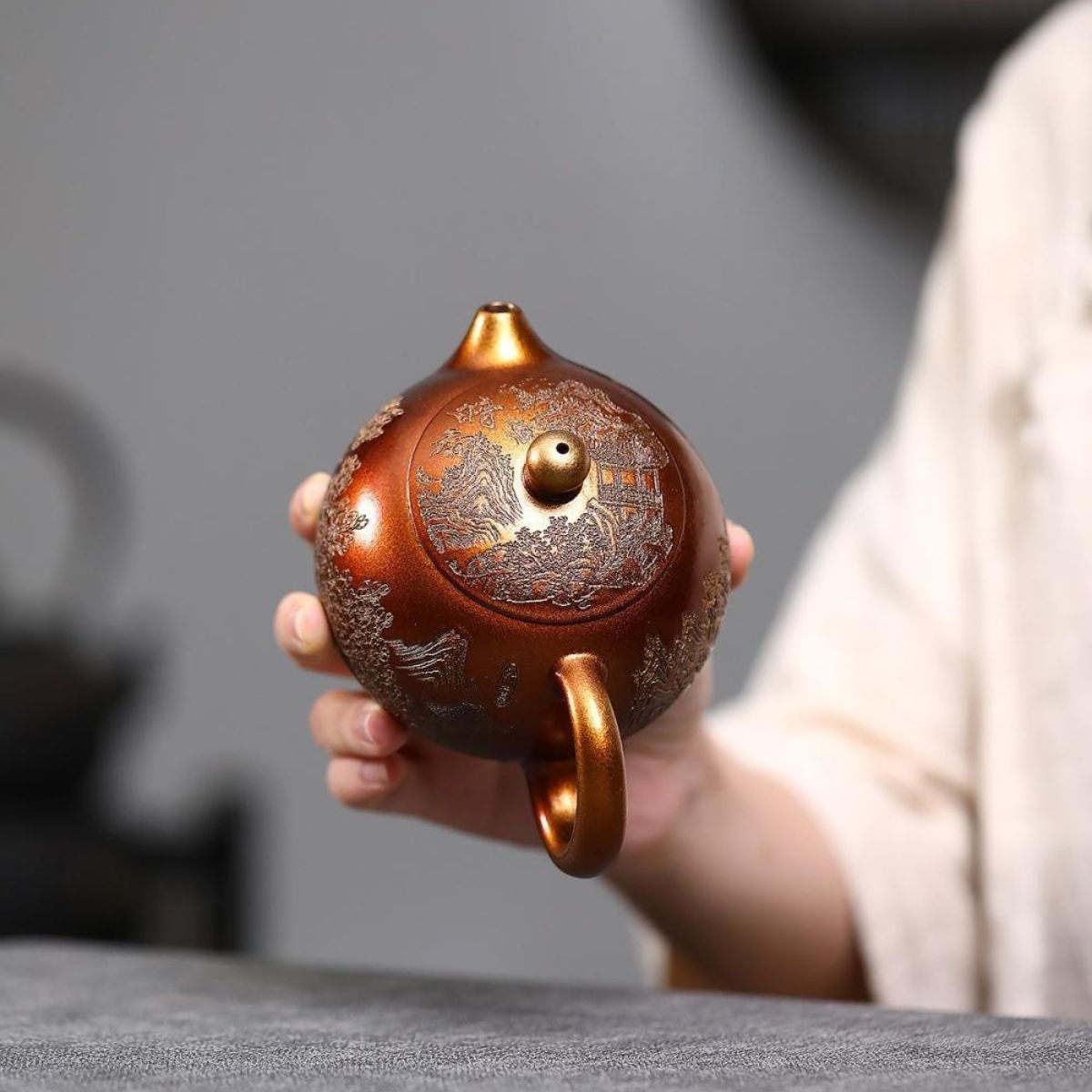 Golden Sand Elegant Scenery Xishi Teapot - Shell-Fired Stone Red Clay 320ml
