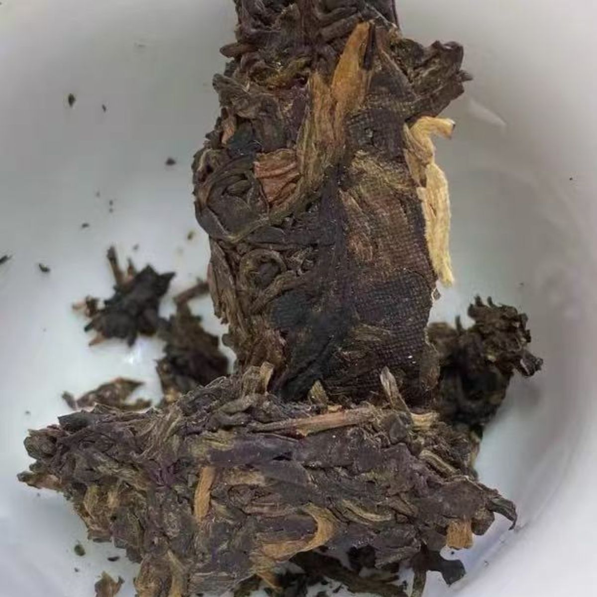 2009 Liming Tea Factory · Ba Jiao Ting 0432 | Aged Raw Pu-erh — 16 Years, Menghai Character, Honey Aroma & Lasting Hui Gan (357g)